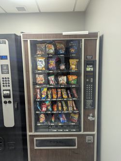 Snack And Beverage Machine 