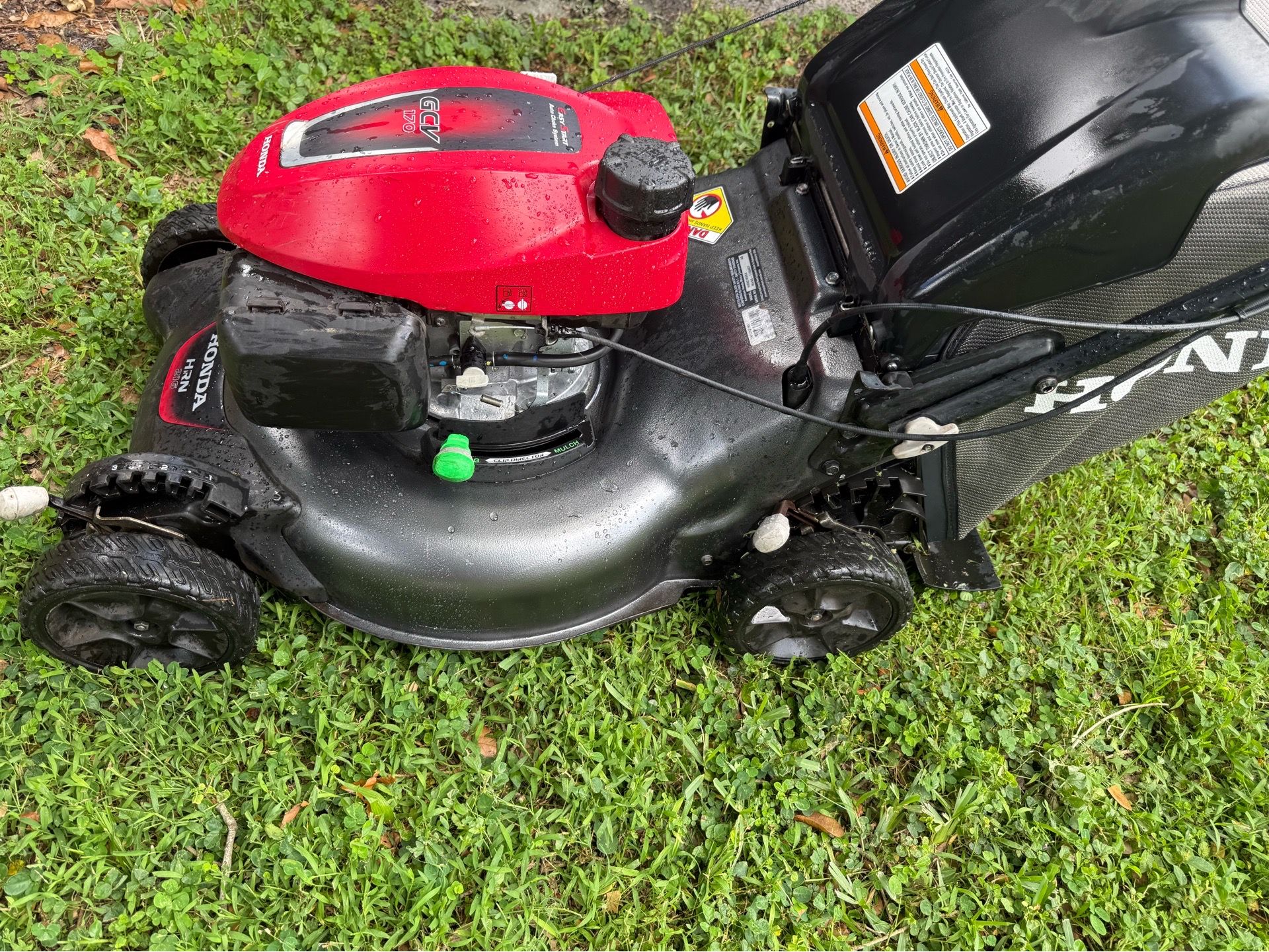 Lawn mower Honda HRX216 excellent condition rear wheel drive self propelled work perfect