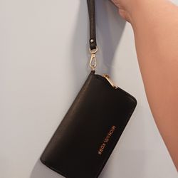 BRAND NEW BEAUTIFUL MICHEAL KORS WRISTLET....😁😊😍