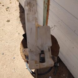 2000 Chevy Silverado 1500 Windshield Washer Reservoir 