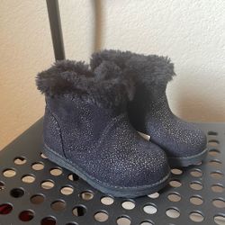 NEW Size 6