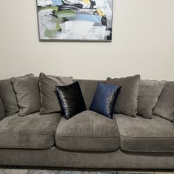 $250 Couches With Tables And Lamps INCLUDED!! 