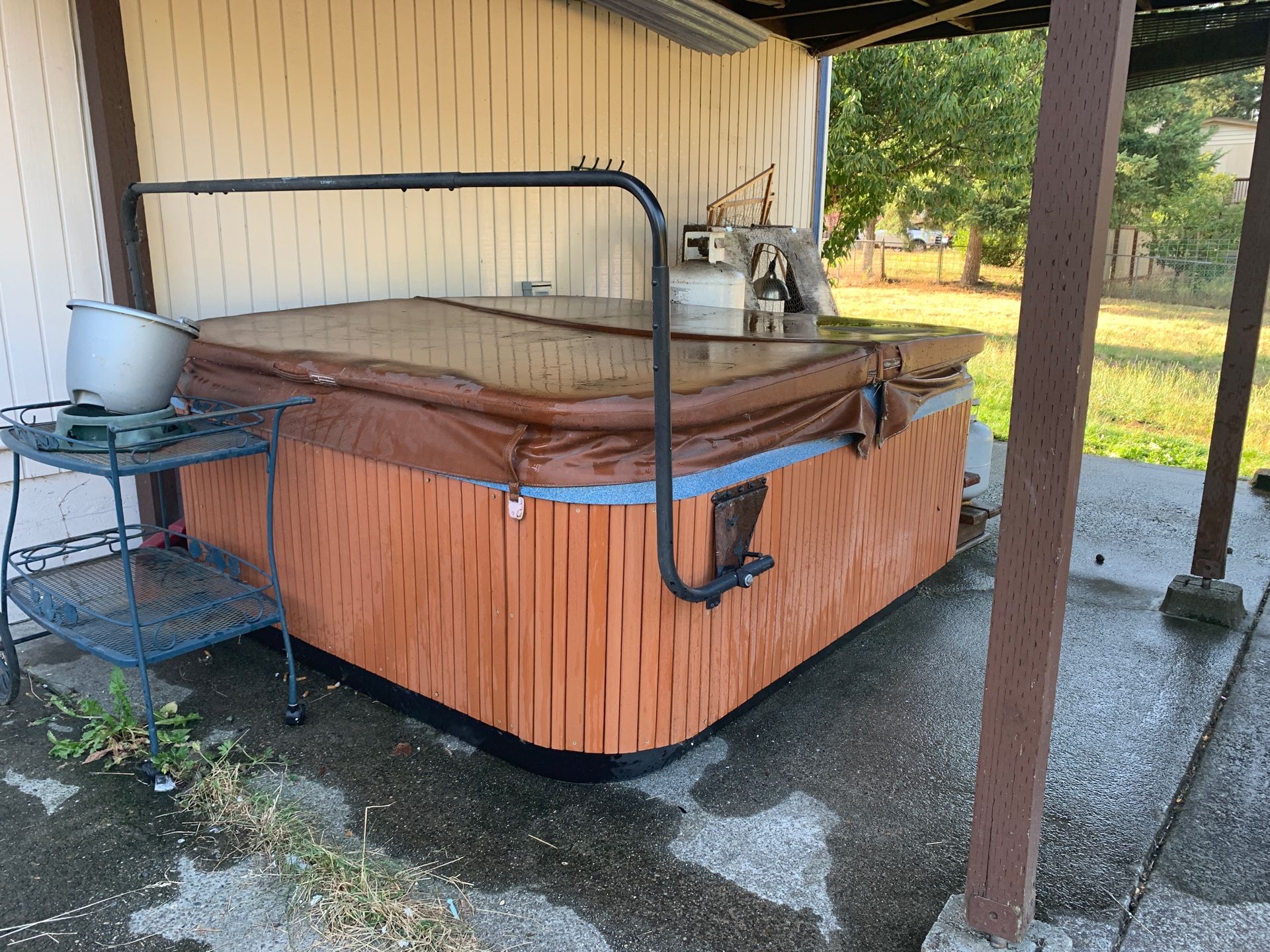 Hot tub