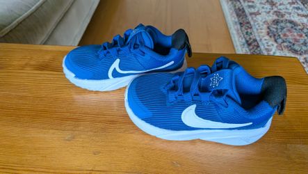 Toddler size 7C Nikes