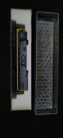Kato N Scale 176-307 GE C30-7 CSX #7007 Diesel Locomotive Train DC Boxed