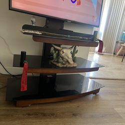 Free tv stand