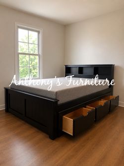 Queen bed with drawers and mattress