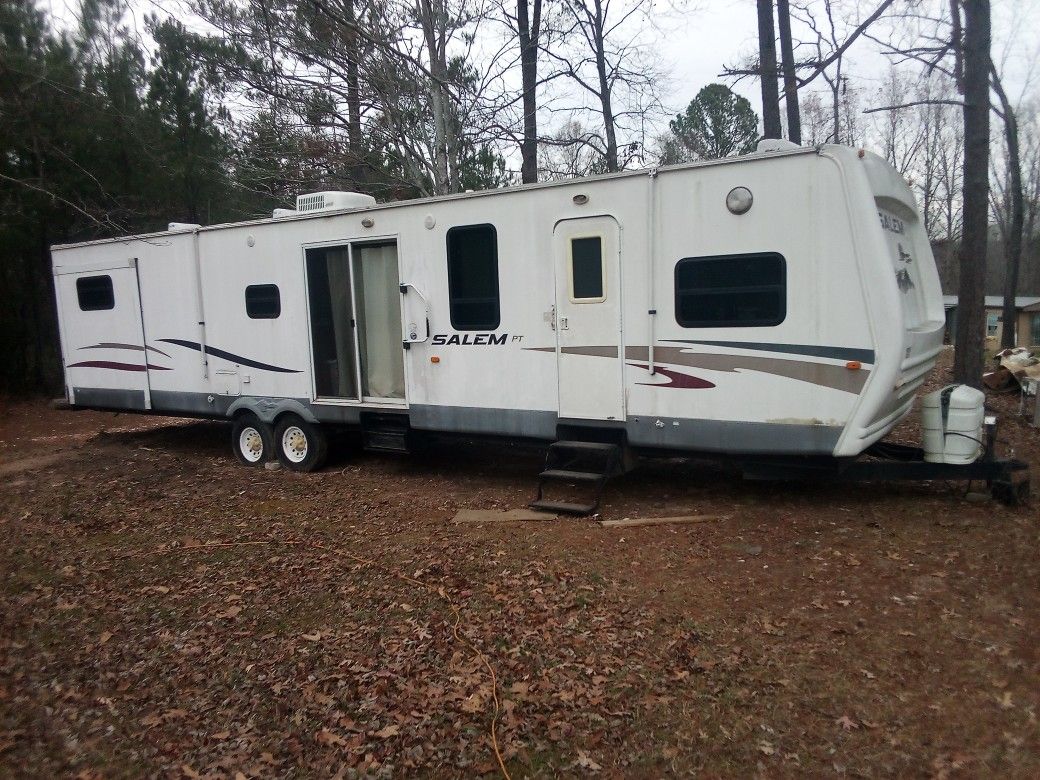 2009 Salem Camper