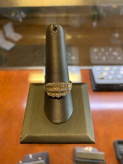 Women’s 10K Yellow Gold Diamond Ring