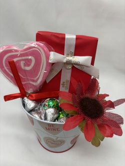 Candy Valentines arrangement chocolates in tin