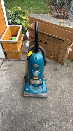 Eureka The Boss SmartVac Upright Vacuum