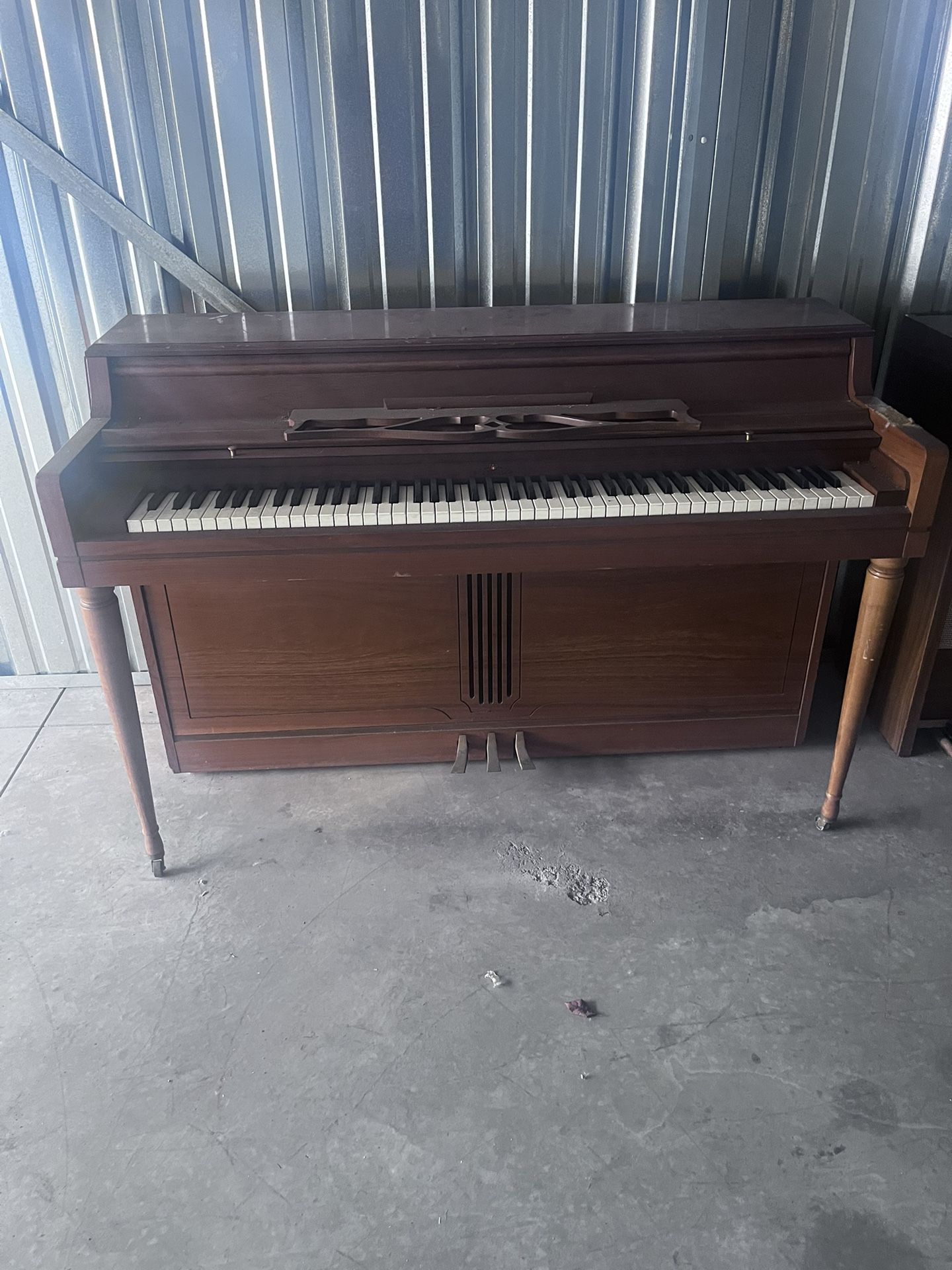 Vintage Piano 