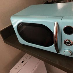 Gorgeous Retro Microwave On Sale !