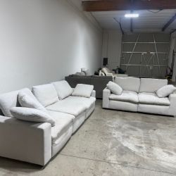 Ashley Savesto Sofa and Loveseat Set (Retails $2,100)- Delivery Available!