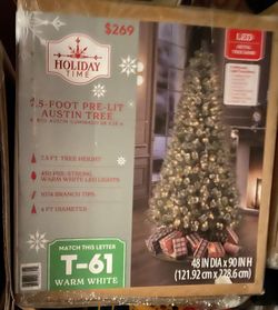 BRAND NEW In Box7.5’ Pre-Lit Austin Christmas Tree