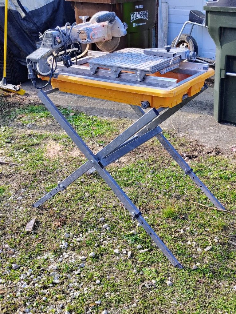 Ridgid 7" wet tile saw