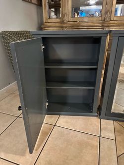 Bathroom mirror/medicine cabinet