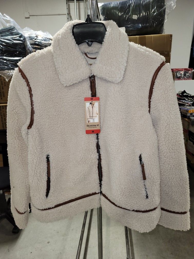 Bearpaw  Live Life CONFORTABLE  WOMEN'S  JACKET.