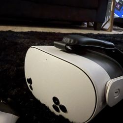 Brand New Meta Quest 3s (With battery Life Strap)
