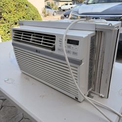 Window AC Unit 