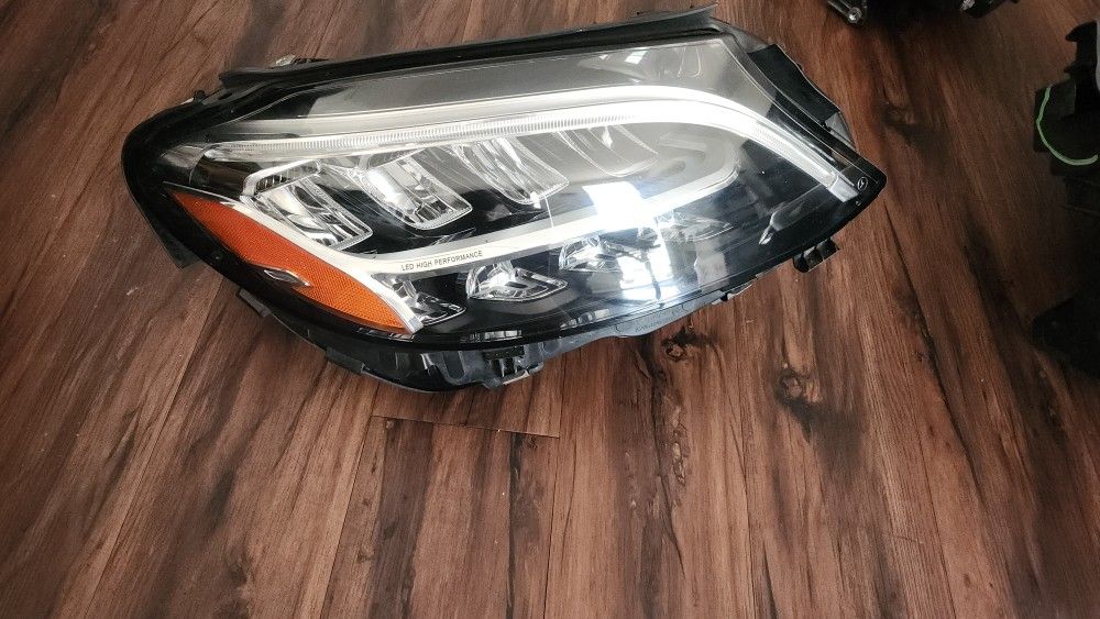 2019 - 2021 MERCEDES BENZ C-CLASS RH PASSENGER SIDE HEADLIGHT OEM