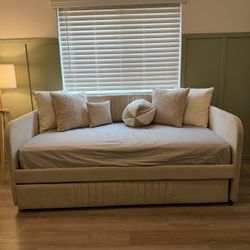 Day Bed 