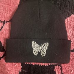 Pre Love In Great Condition Butterfly Embroidered Cuff Beanie Hat Black