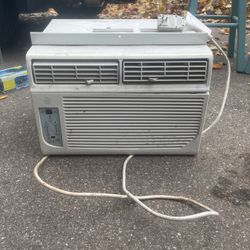 Window air conditioner