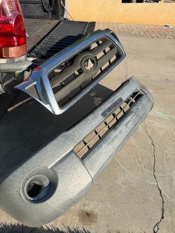 Toyota Tacoma set bumper & grill 2005-2011