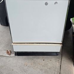 Whirlpool Dishwasher 