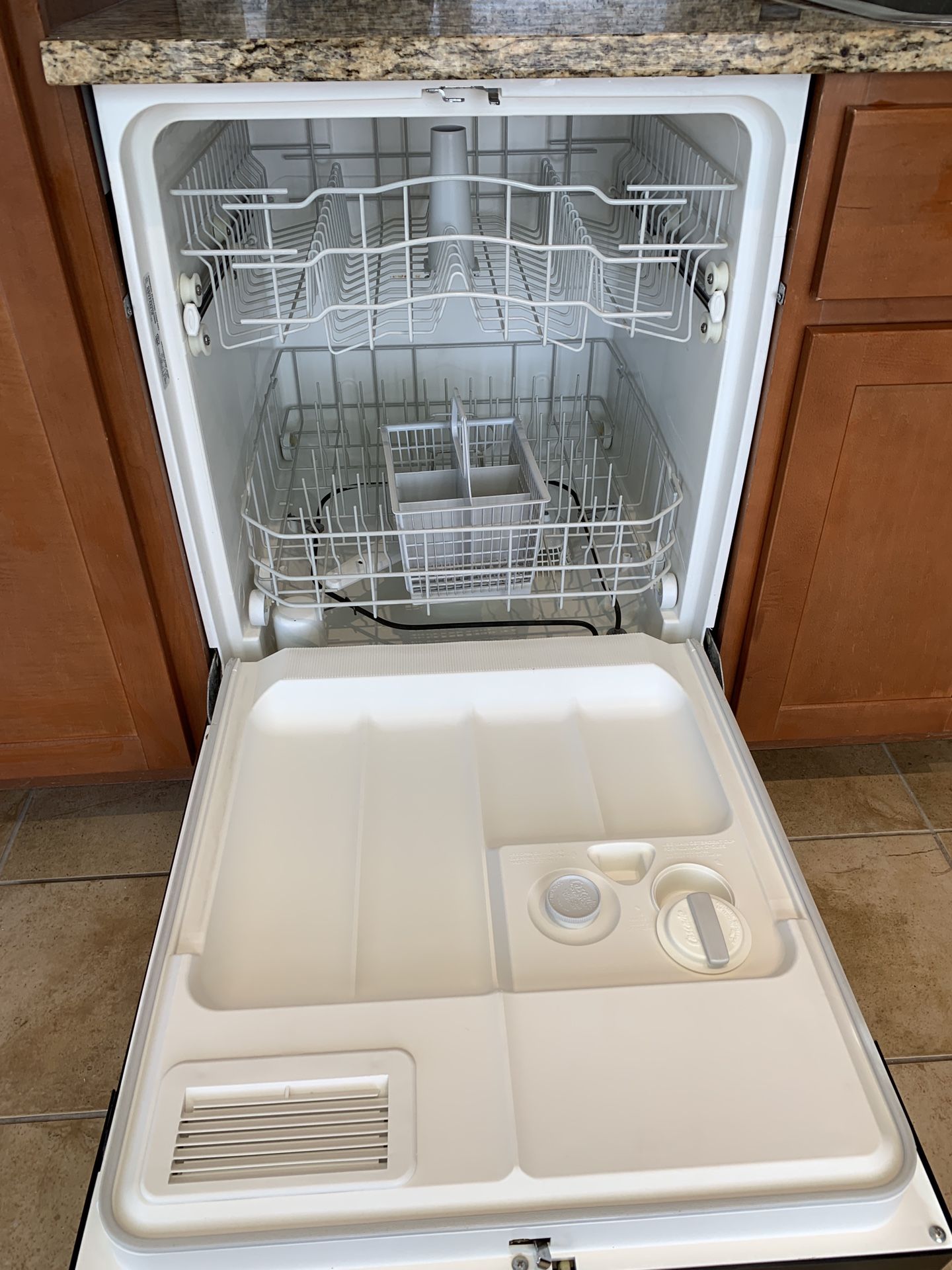 GE appliance set extra clean fridge, stove, dishwasher, microwave