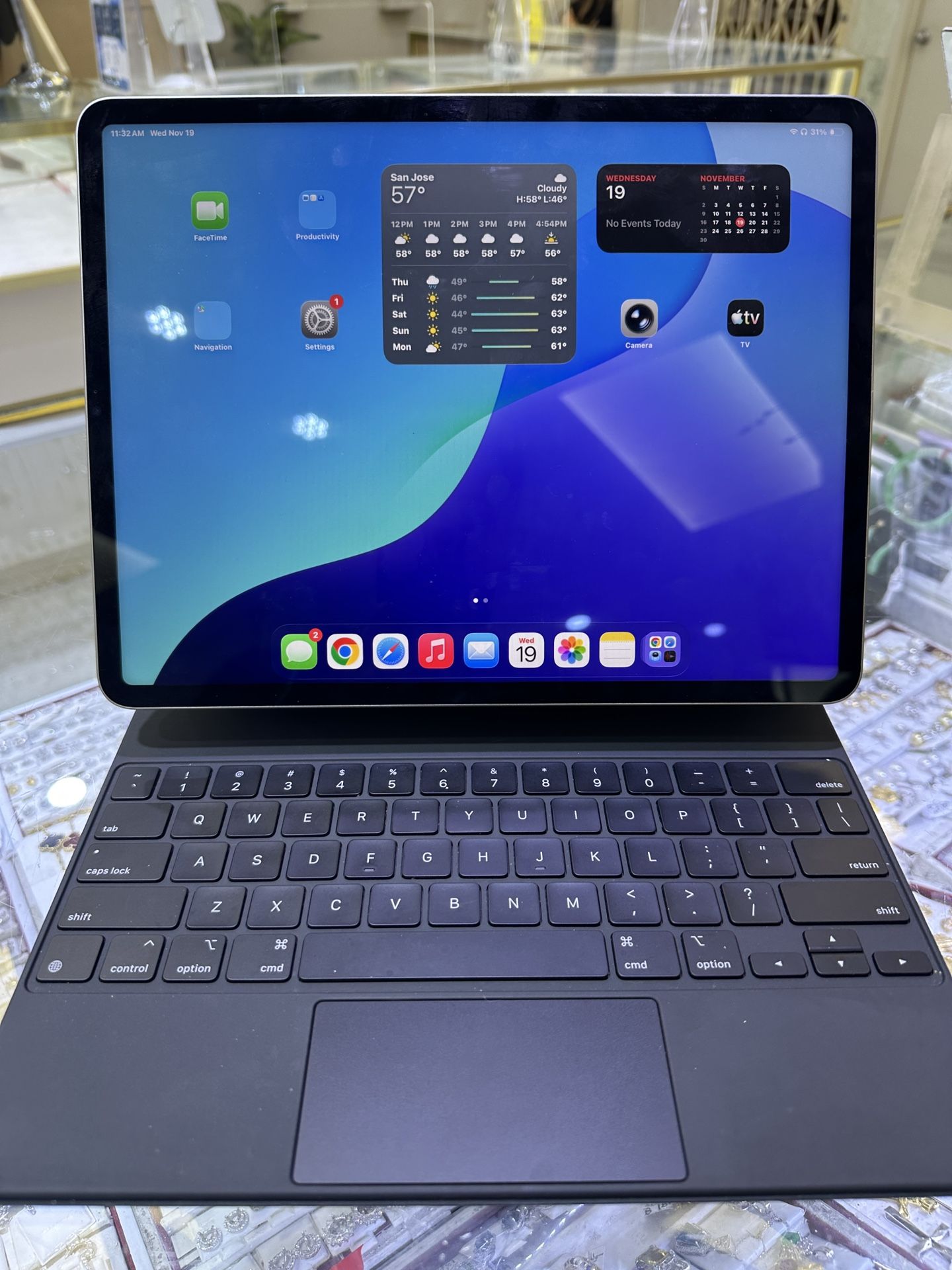 Apple Magic Keyboard For iPad Air And Pro 13 12.9