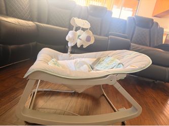 Baby sitting Bouncer