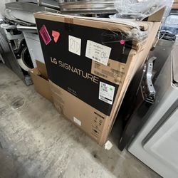 LG SIGNATURE GAS DRYER MEGA SIZE 9 CU FT / SMART CONNECT NEW IN BOX
