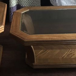 3 Coffee Tables Glass Like New On Wheels 