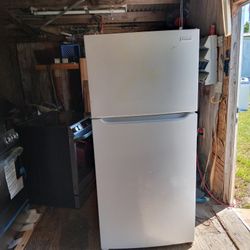 18 Cubic Frigidaire Refrigerator New