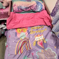 🌈 Toddler Bed + Bedding Bundle — Ready to Use! 🌈 No more room and needs to go