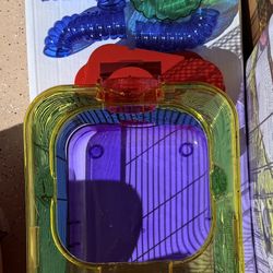 Hamster Habitat - Cracked Lid