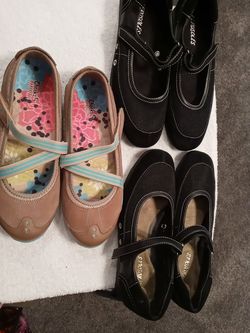 Three pairs of Leather Mary Jane Shoes Size 7 M
