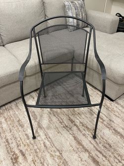 Indoor outdoor black steel mesh chair