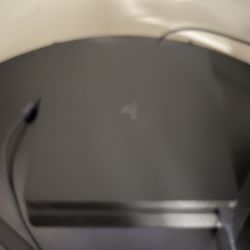 PS4 Fetured By Sony With 3 Controles And 9 Games