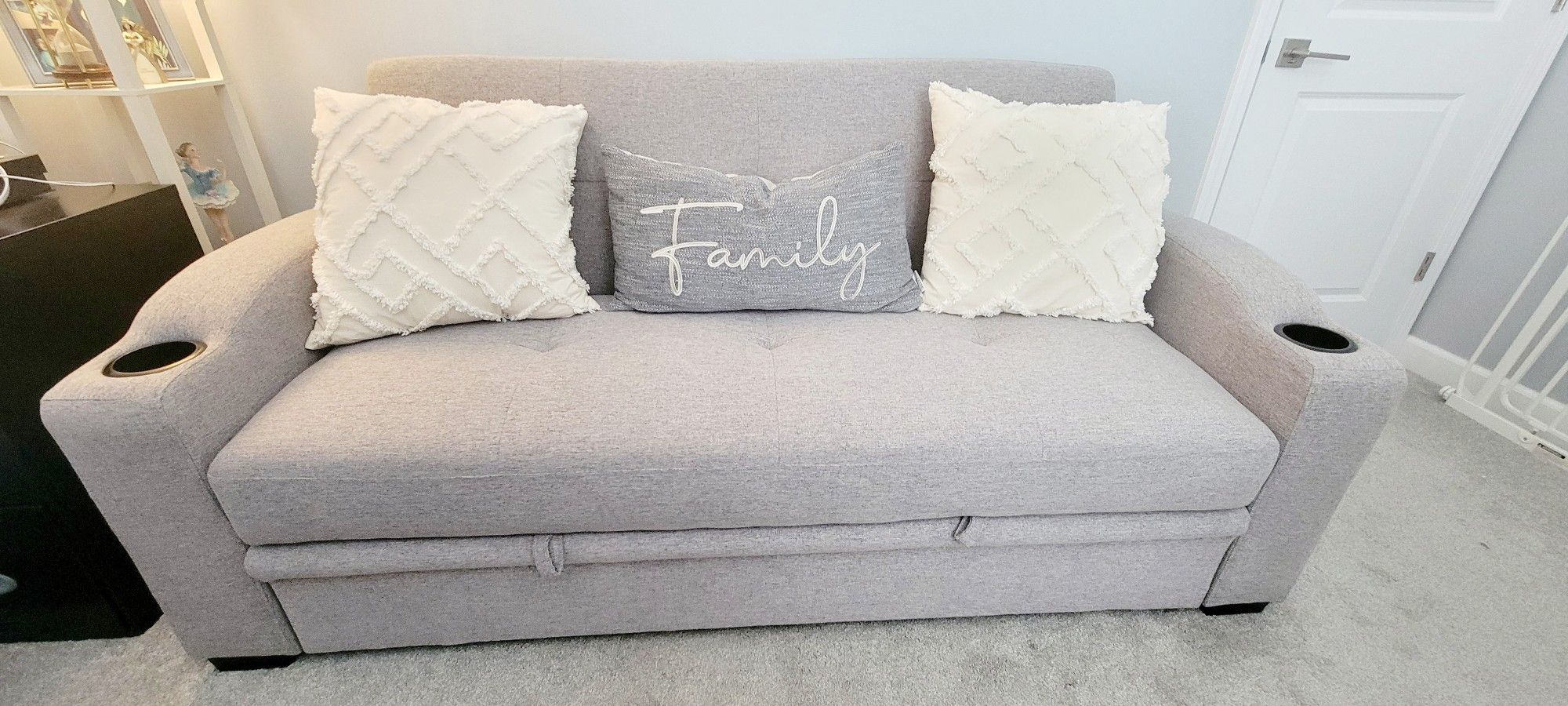 Beautiful Sleeper Sofa for Sale in Lisle, IL OfferUp