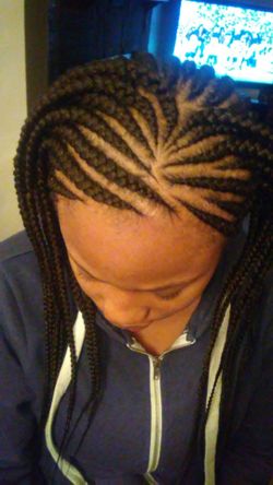 Tia’s Hair Braiding