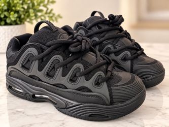 Osiris D3 2001 Triple Black Sneakers – Excellent Condition - Size 11