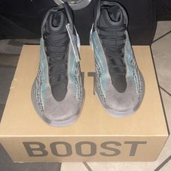 Adidas Yeezy QNTM Teal Blue Black Grey Boost Quality Comfortable Basketball Sneaker Mens 11.5 Excellent condition only worn once in Original Yeezy Box