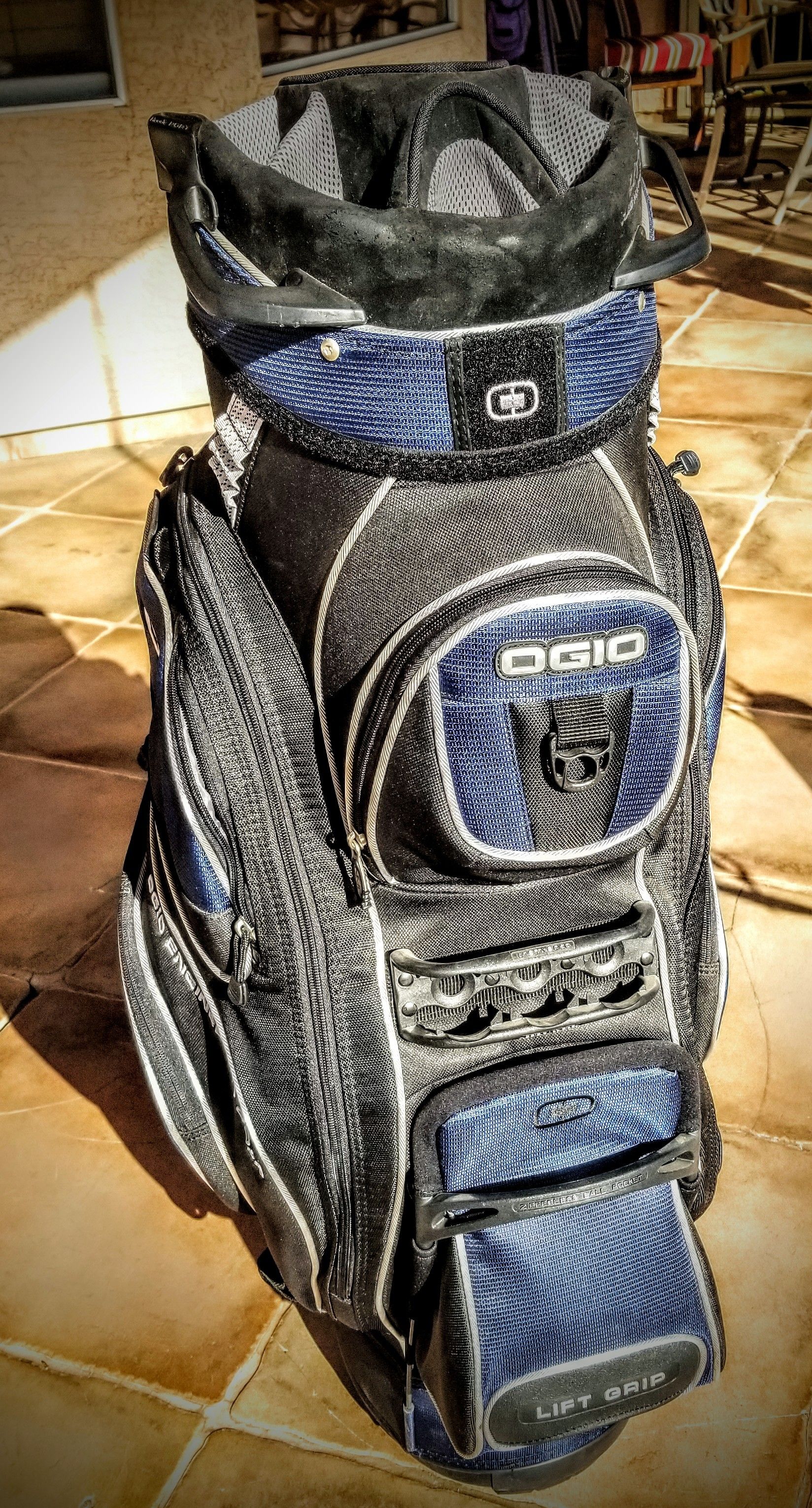 Ogio almost new golf bag