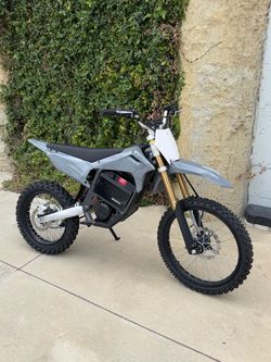 KOOZ HP131E-L Electric Dirt Bike⚡️56 MPH – 8000W – 72V 35Ah – E-Moto