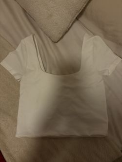 cotton on white croptop