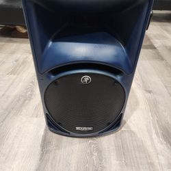 mackie srm450 v2  with power cord 