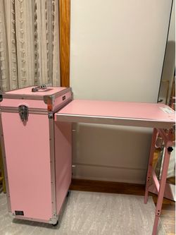Portable manicure table